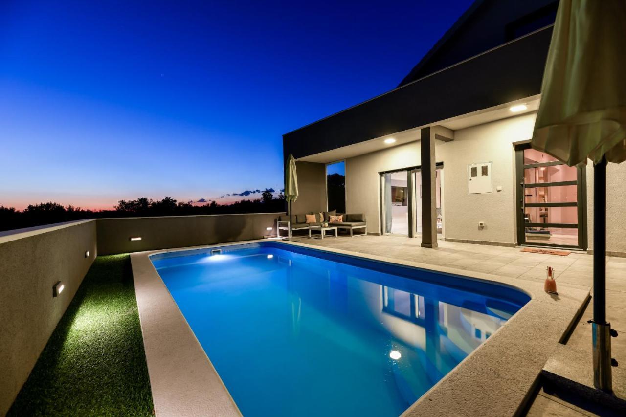 Luxurious Villa Natali Pridraga Bagian luar foto