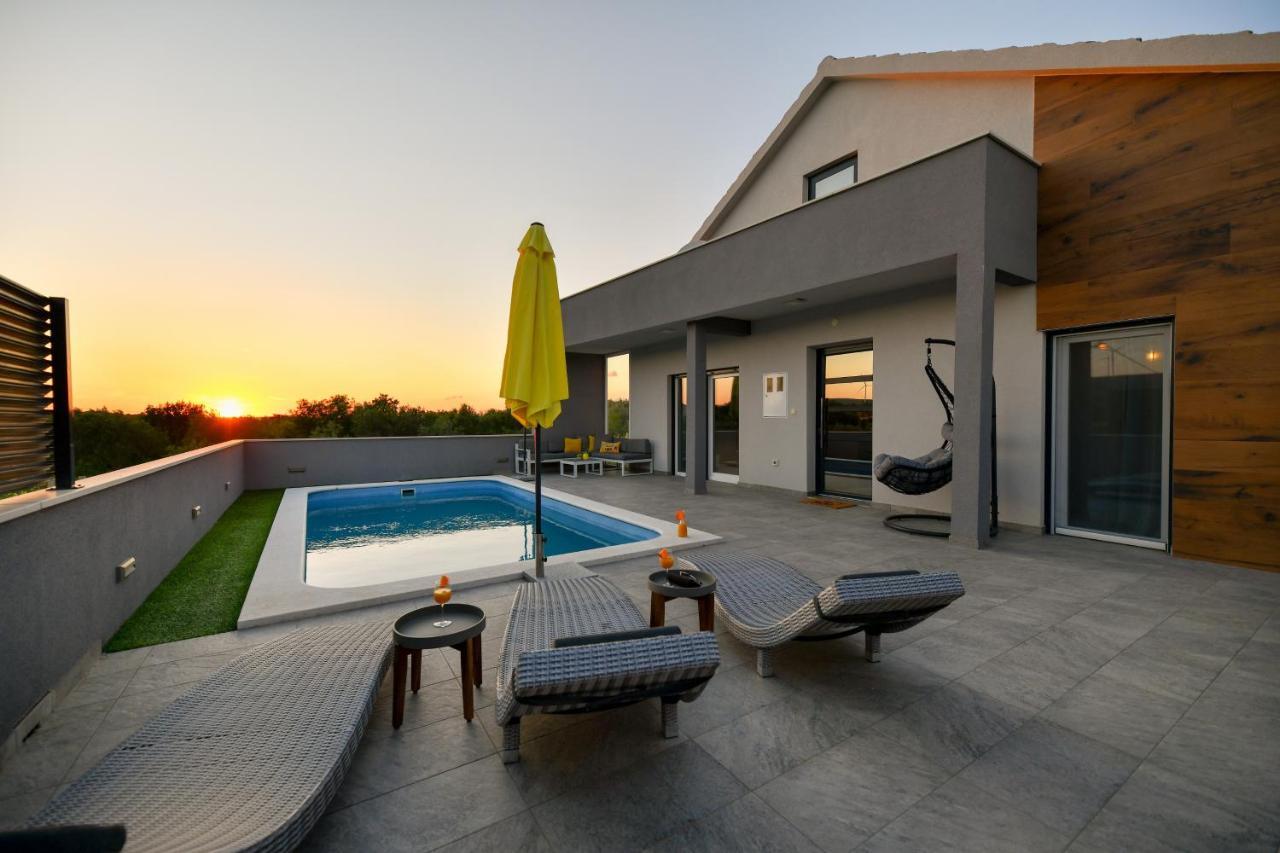 Luxurious Villa Natali Pridraga Bagian luar foto