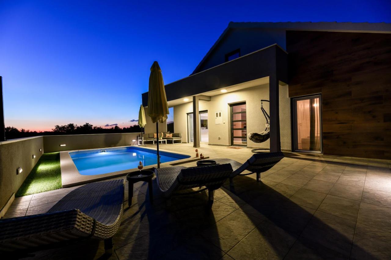 Luxurious Villa Natali Pridraga Bagian luar foto