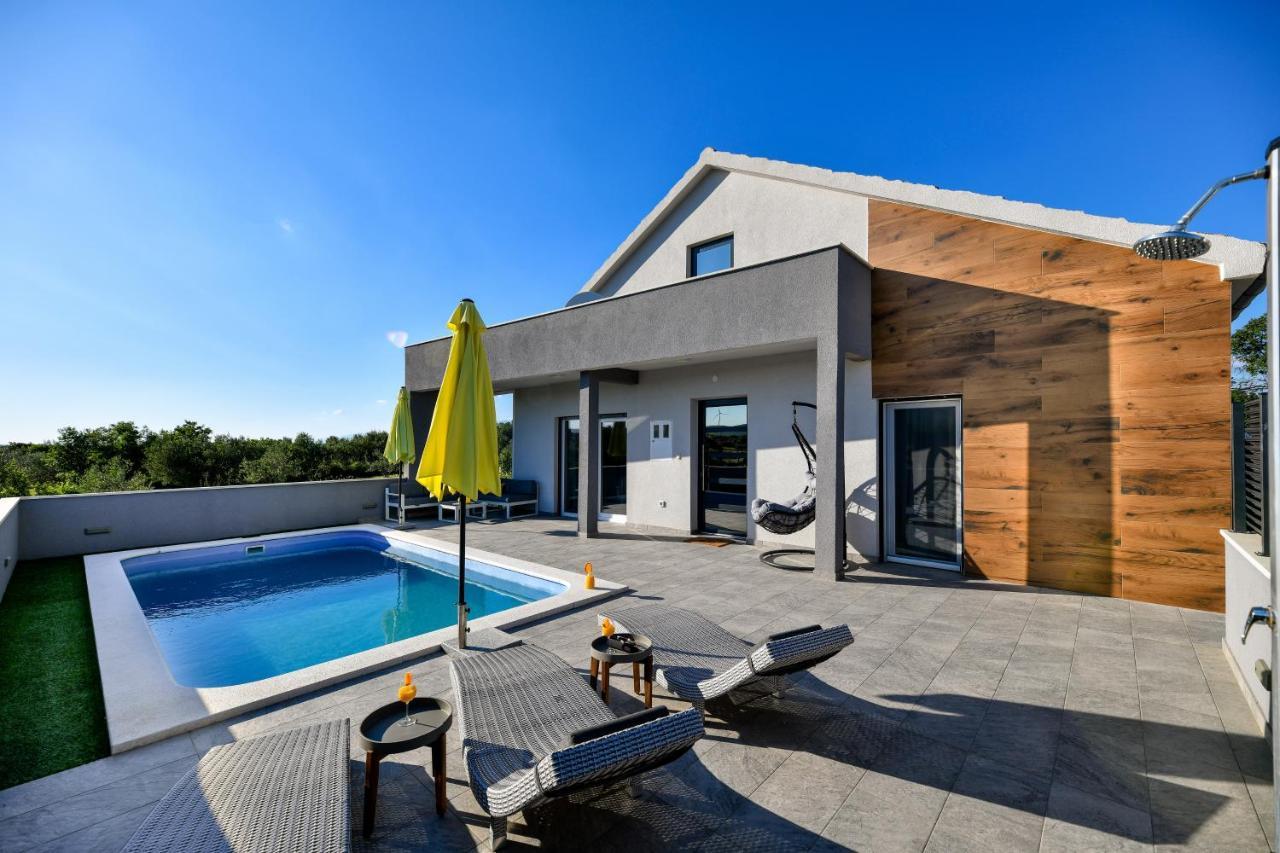 Luxurious Villa Natali Pridraga Bagian luar foto