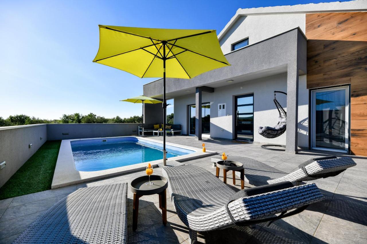 Luxurious Villa Natali Pridraga Bagian luar foto